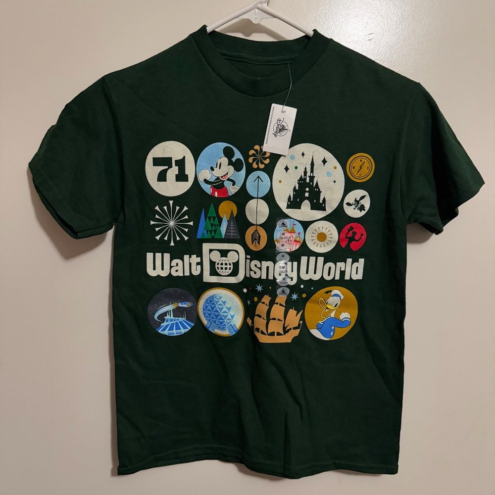 DISNEY Walt DisneyWorld Boys Medium Graphic T-Shirt Green Short Sleeve NWT